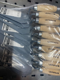 Кельма плиточника (трапеция) пор.покраска, УСИЛЕННАЯ дерюручка, метал.колпачрк 320*120мм КРЕПЫЖ